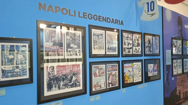 📌 Il @comiconitalia non è solo #vitadastand (e per gli orari dei #firmacopie c’è il link in bio) ma anche #mostre!
🔴 Nell’ambito di “Napoli: fumetto destination” potrete ammirare alcune tavole originali tratte da #Maradona di @paolo_castaldi e “Matilde Serao” di @francesca_bellino_ e @lidyaceto