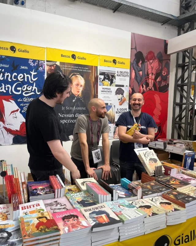 📌 @cpt_koolpantz, @_lucaalbanese, @dinosauri.luminosi e @bile_nera in dedica allo stand 2s19 Pad 2 del @comiconitalia!
📅 La fiera continua, gli orari di tutti i #firmacopie sono al link in bio!