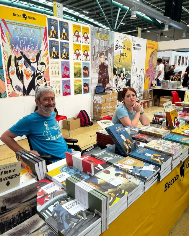 📌 @angela.che.disegna e @nuvoleonline in dedica al #bergamo @comiconitalia, siamo al Padiglione A Stand AS21!